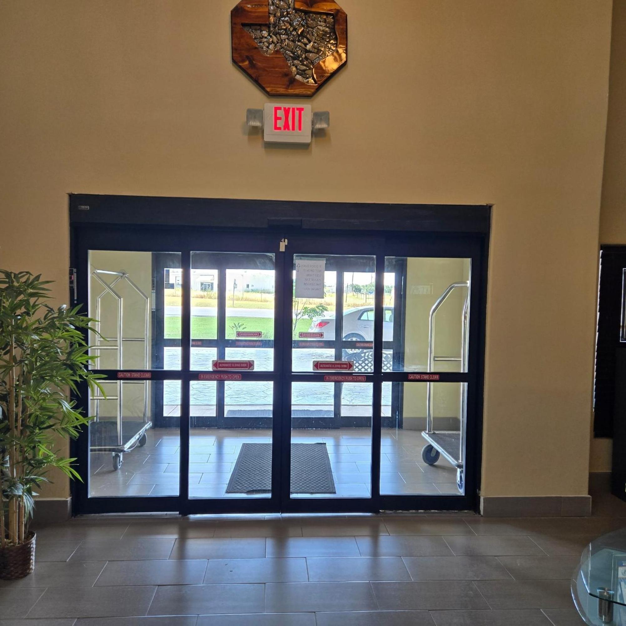 Karnes City Lodge Dış mekan fotoğraf